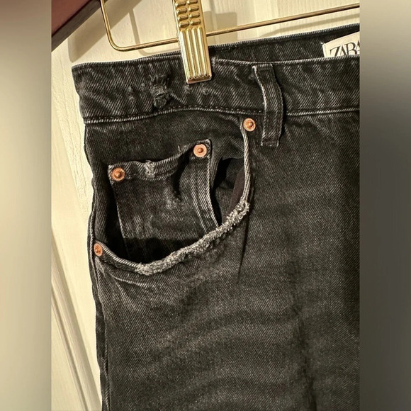 ZARA The High Waist Kick 8 Distressed Black Raw Hem Light Destroy Jean - Picture 9 of 10